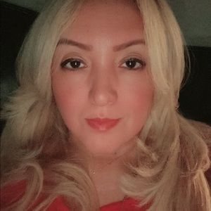 Meet your Posher, Mayela